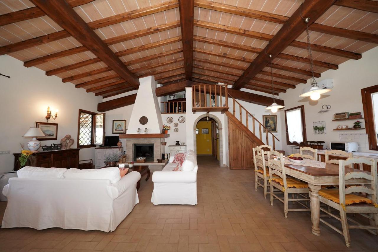 לינה וארוחת בוקר צ'רבטרי Casa Degli Ulivi מראה חיצוני תמונה